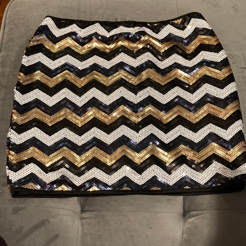 Umgee USA sequined mini skirt Sz M